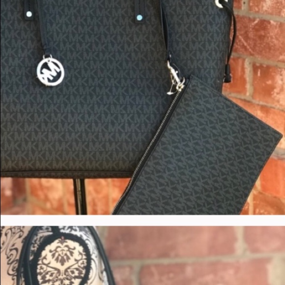 Michael Kors pouch